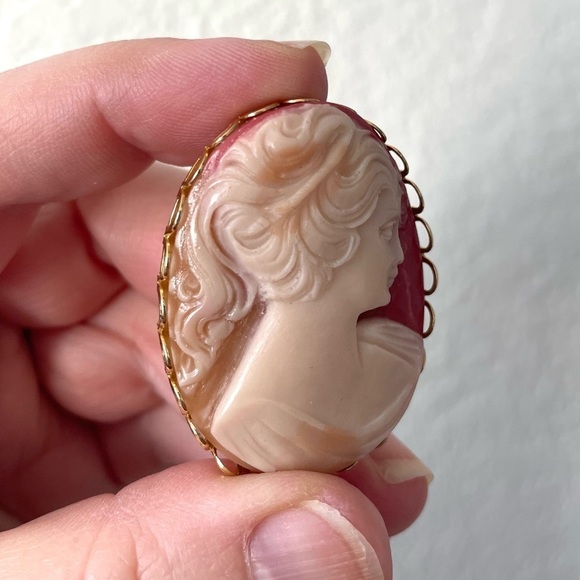 Vintage 1970’s Cameo Brooch - Picture 3 of 7